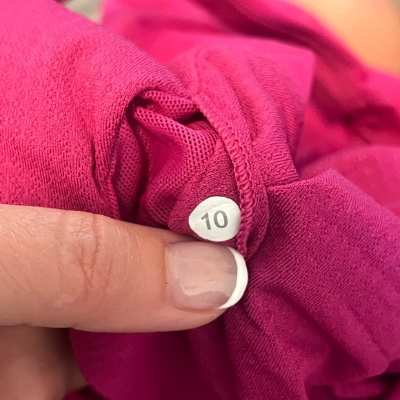 Rare swoop neck lululemon tank size 10 - Picture 4 of 4